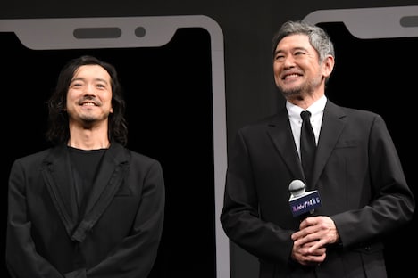 左から金子ノブアキ、杉本哲太。