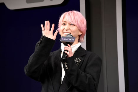 明るくイベントを盛り上げた佐久間大介。