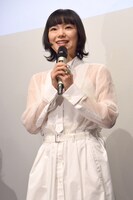 「こんなに体力を使うんだ！」と笑顔で話す古川琴音