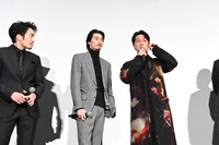 左から大谷亮平、柳俊太郎、工藤阿須加。