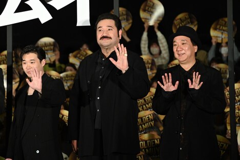 左から矢本悠馬、勝矢、久保茂昭。