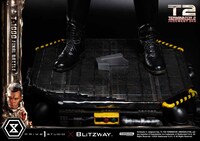 「ミュージアムマスターライン ターミネーター2 T-1000 Final Battle」に付属する特製ベース。