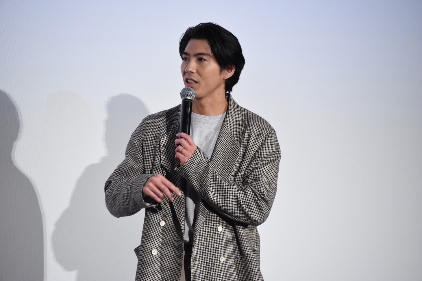 賀来賢人
