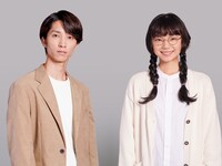 左から田中樹演じる斉藤初、古川琴音演じる眞鍋悠季。