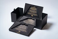 「有田焼 オープニングクロール皿」  (c)＆(TM) Lucasfilm Ltd.