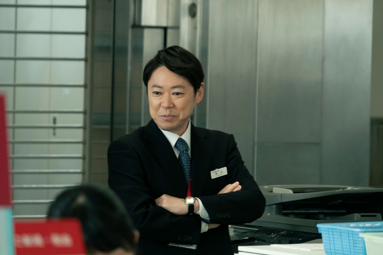 「シャイロックの子供たち」より、阿部サダヲ。(c)2023映画「シャイロックの子供たち」製作委員会