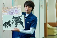 「月」より、磯村勇斗。(c)『月』製作委員会