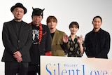 「サイレントラブ」公開記念舞台挨拶の様子。左から内田英治、古田新太、山田涼介、浜辺美波、野村周平。