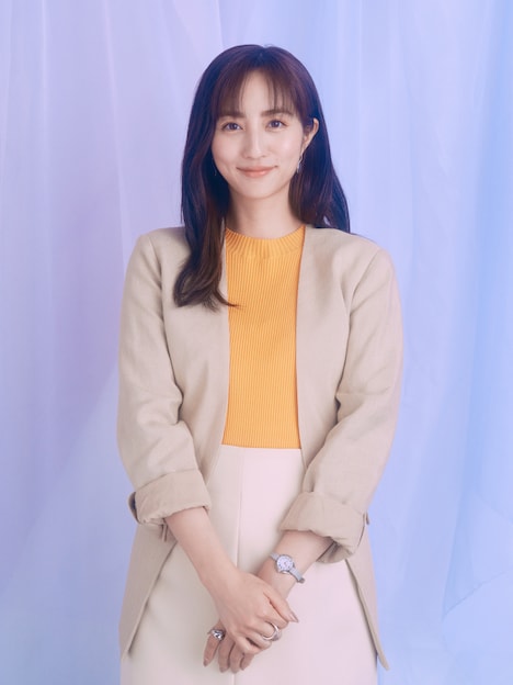 白石郁子を演じる堀田茜。