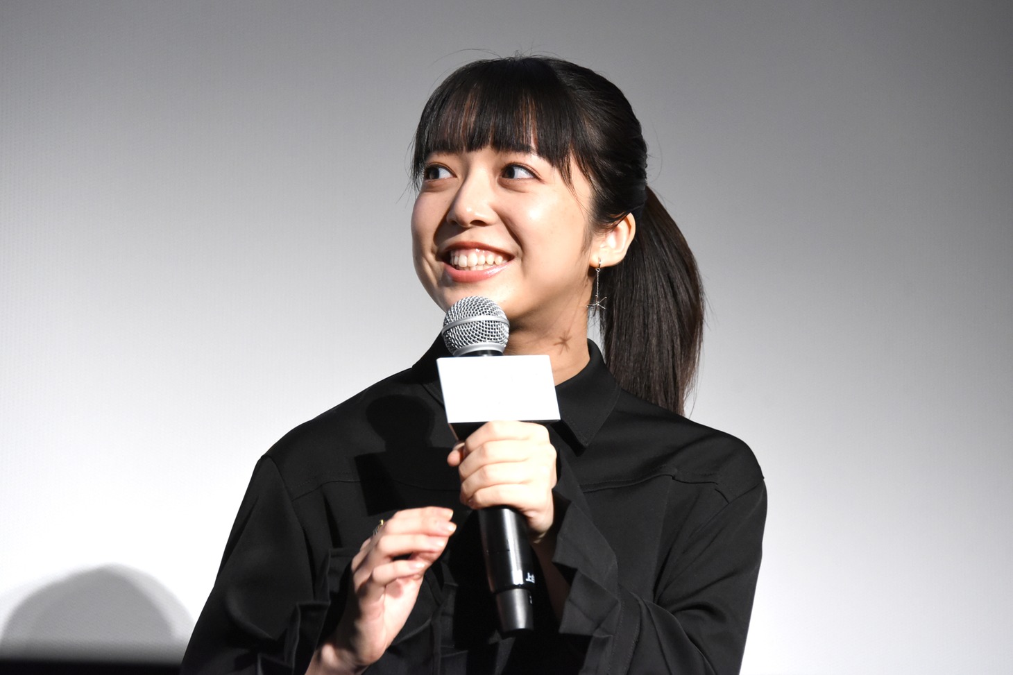 「ホットドッグを食べちゃう」と映画館での過ごし方を明かす上白石萌音。