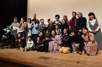 映画「わたしのかあさん ―天使の詩―」完成披露舞台挨拶の様子。