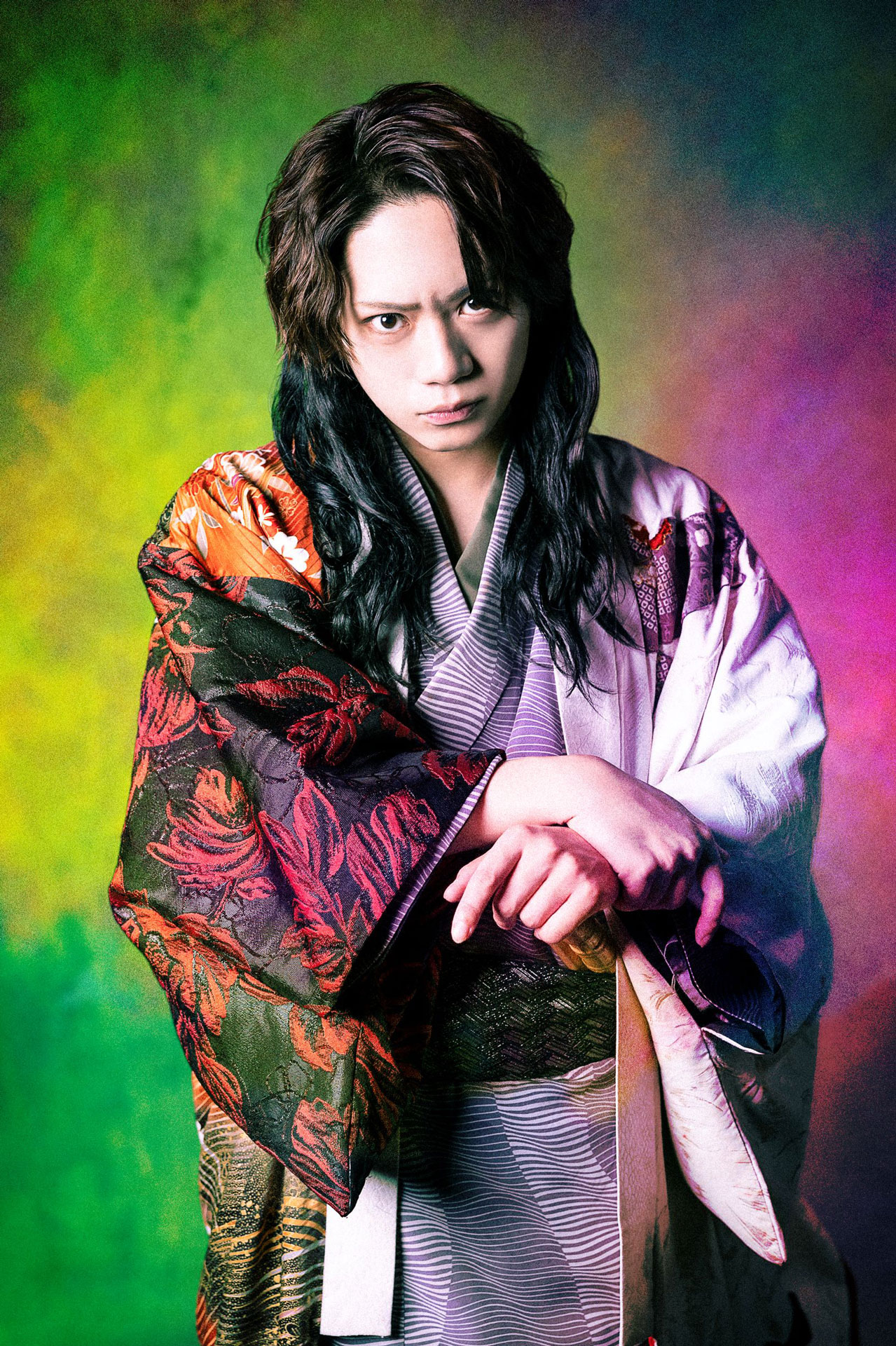 佐藤流司扮する鱗蔵。
