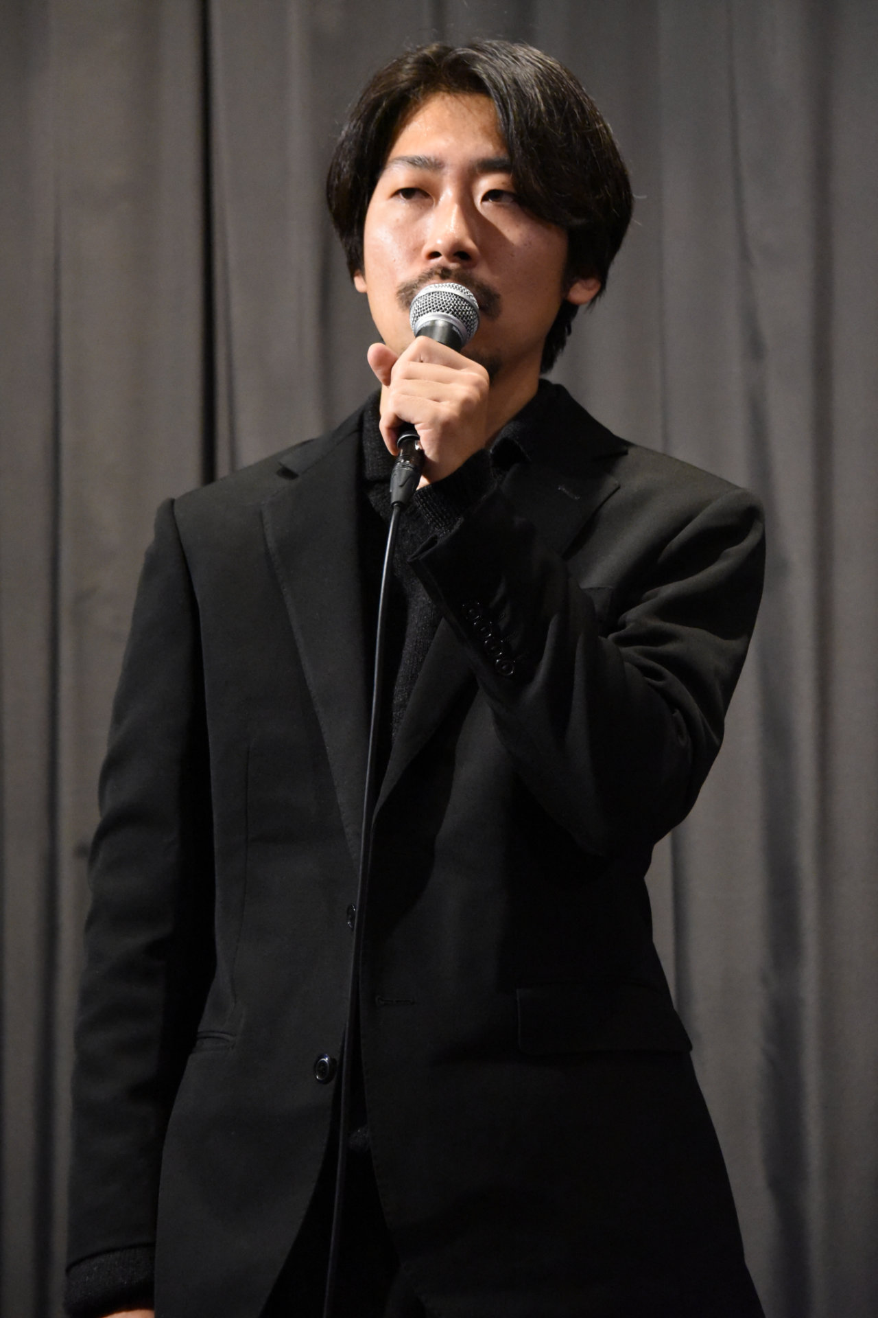山本英
