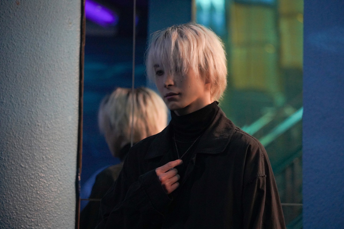 「マッチング」新場面写真より、佐久間大介演じる“狂気のストーカー”永山吐夢。