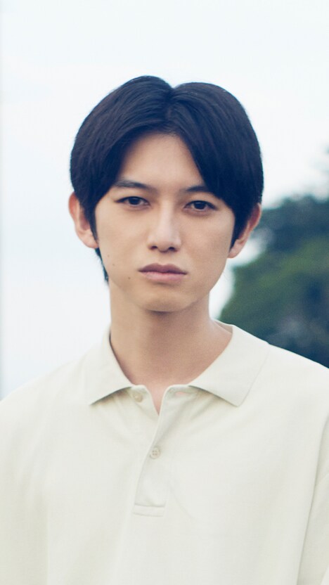 小津高一郎役の本郷奏多。