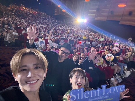 「JAMNIME FESTIVAL 2024」にて、「サイレントラブ」舞台挨拶の様子。