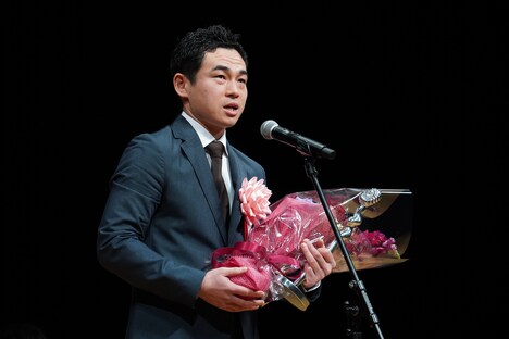 第45回ヨコハマ映画祭の審査員特別賞を受賞した松浦慎一郎。