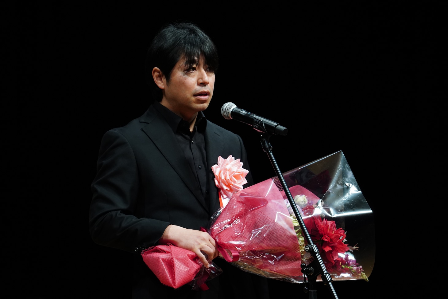 「愛にイナズマ」「月」で第45回ヨコハマ映画祭の監督賞を受賞した石井裕也。