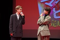 宮世琉弥（左）と高橋恭平（右）。