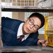 市原隼人、祝37歳!甘利田幸男が匂いに誘われる劇場版「おいしい給食」新写真
