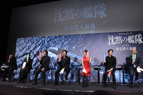 左から前原滉、夏川結衣、江口洋介、大沢たかお、上戸彩、中村蒼、笹野高史。