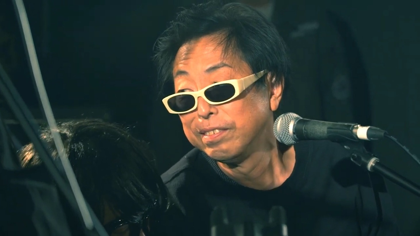 「バカ共相手のボランティアさ」場面写真