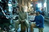 2006年公開「インサイド・マン」撮影現場より、デンゼル・ワシントン(左)とスパイク・リー(右)。(写真提供:Fernando Alvarez / Look Press / Avalon / ゼータ イメージ)