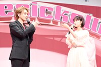 “ジャージキス”の難しさについて話す宮世琉弥（左）と原菜乃華（右）。