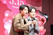 “妄想シチュエーション”を披露する藤本洸大（左）。