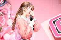 “妄想シチュエーション”の披露に照れる白宮みずほ。