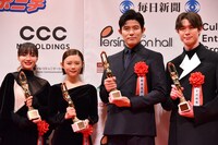 左から広瀬すず、杉咲花、鈴木亮平、宮沢氷魚。