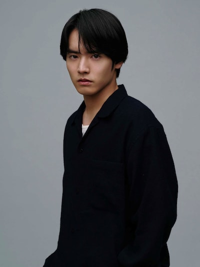 天堂海斗役の赤楚衛二。