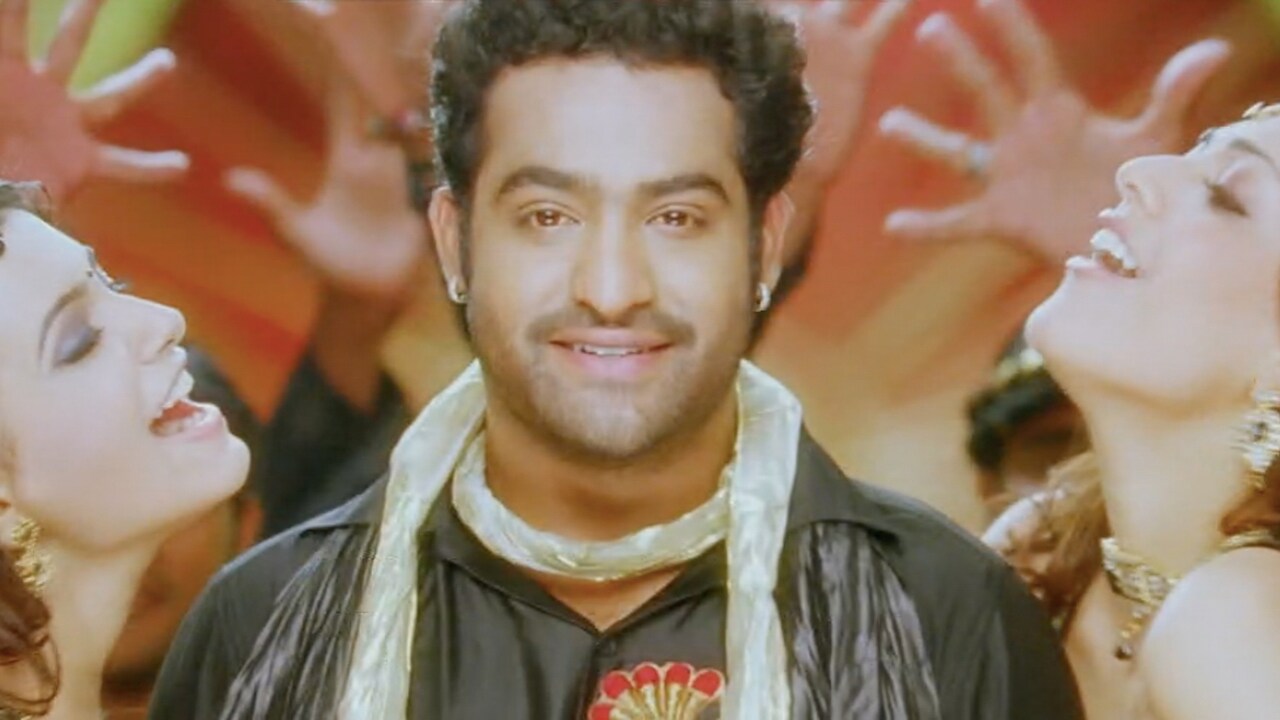 RRR」NTRジュニアが2010年に主演したインド映画上映、身分を偽り人助け