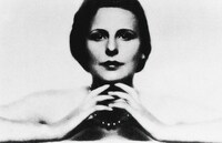 「レニ」場面写真 (c)1993 OMEGA FILM GmbH : NOMAD FILMS S.P.R.I.