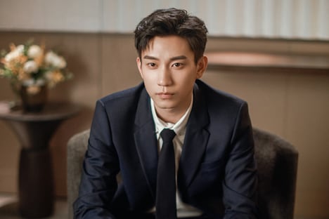 中国ドラマ「2回目のロマンスはままならない！」より、ワン・ズーチー（王子奇）演じるシン・チー。