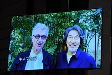 左からヴィム・ヴェンダース、役所広司。