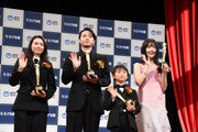 左から二階堂ふみ、磯村勇斗、塚尾桜雅、アイナ・ジ・エンド。