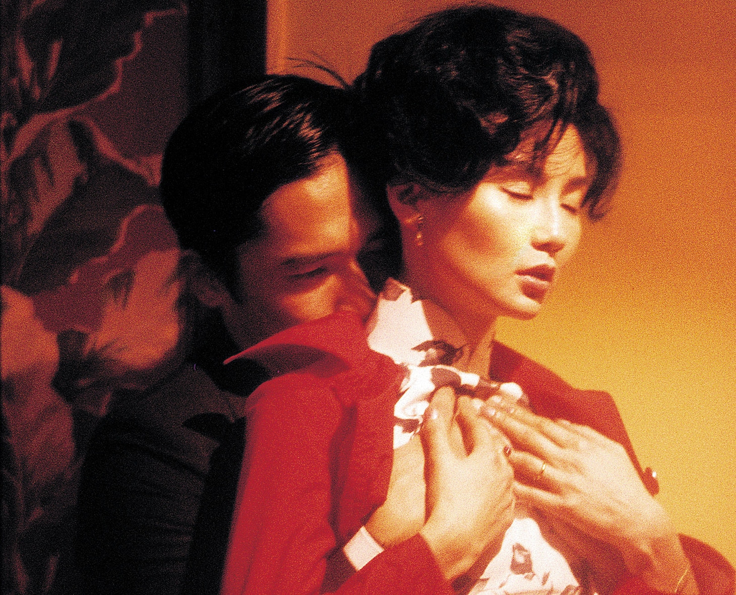 「花様年華」場面写真 (c) 2000 BLOCK 2 PICTURES INC. (c) 2019 JET TONE CONTENTS INC.ALL RIGHTS RESERVED