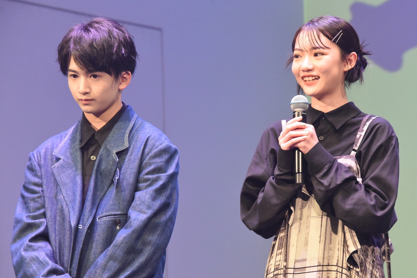 左から前出燿志、星乃あんな。