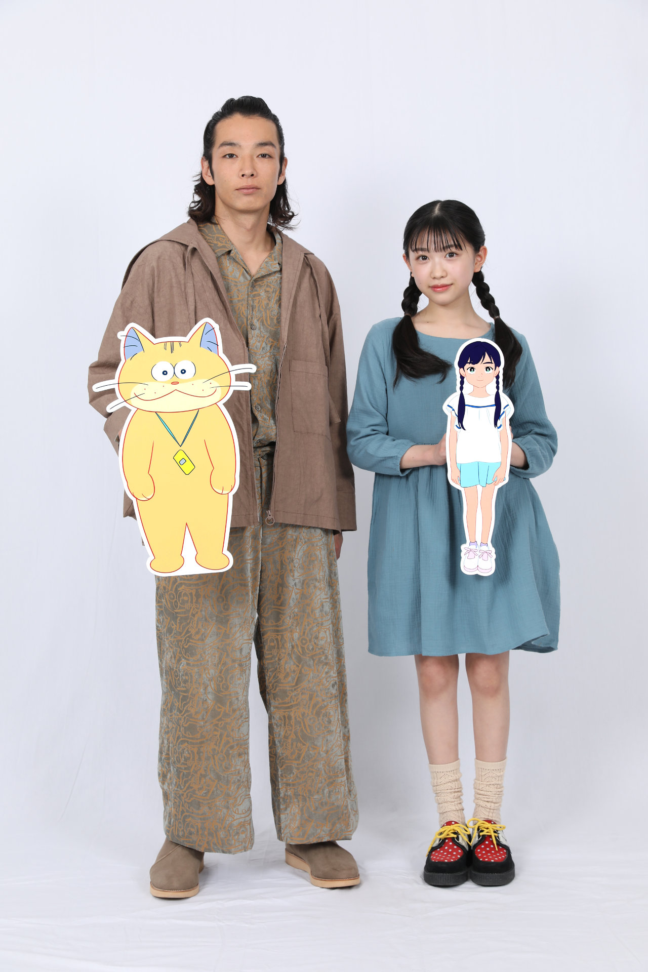 左から森山未來、五藤希愛。