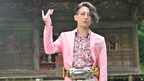 「ギーツエクストラ 仮面ライダーゲイザー」場面写真