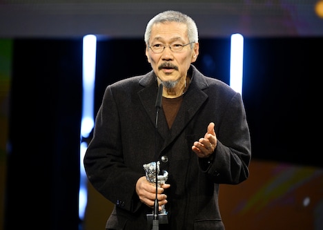 自身4回目の銀熊賞に輝いたホン・サンス。（写真提供：Monika Skolimowska / dpa / picture-alliance / Newscom / ゼータ イメージ）