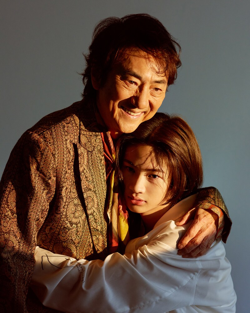 左から市村正親、市村優汰。(c)NYLON JAPAN