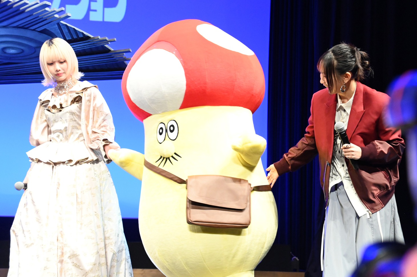 左からあの、イソベやん、幾田りら。