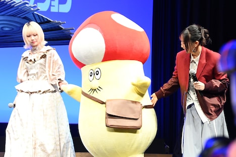 左からあの、イソベやん、幾田りら。