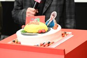 高橋恭平に贈られたサプライズケーキ。