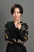 北山優香役の伊原六花。