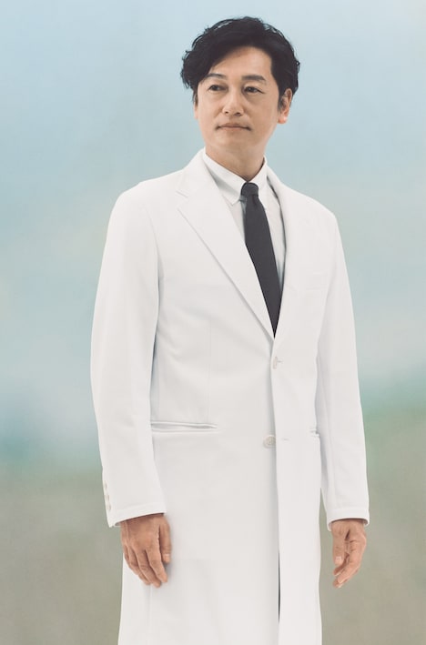 大迫紘一役の井浦新。