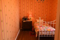 「魔女の家」アーヤの寝室。