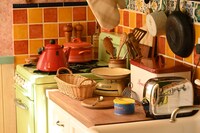 「魔女の家」キッチン